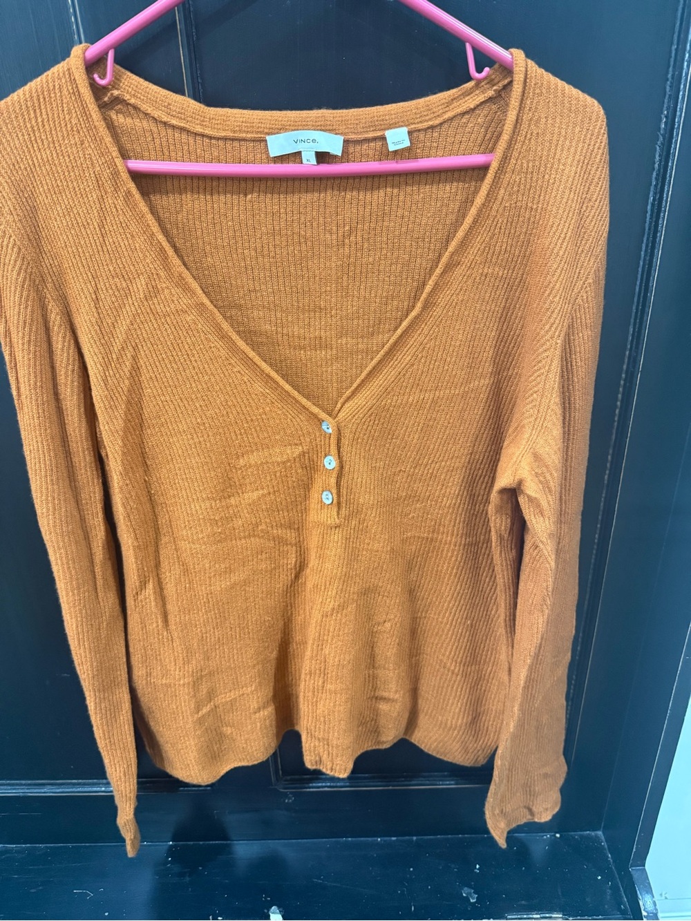 Vince 100% Cashmere lightweight sweater in pumpkin color